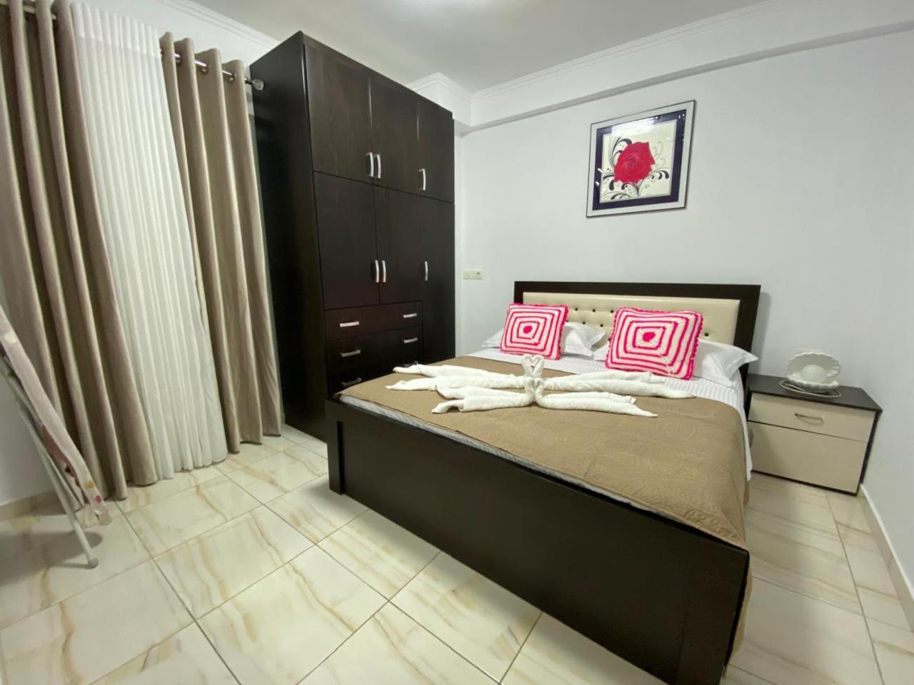 Olive Tree Apartment Sarandë Eksteriør billede