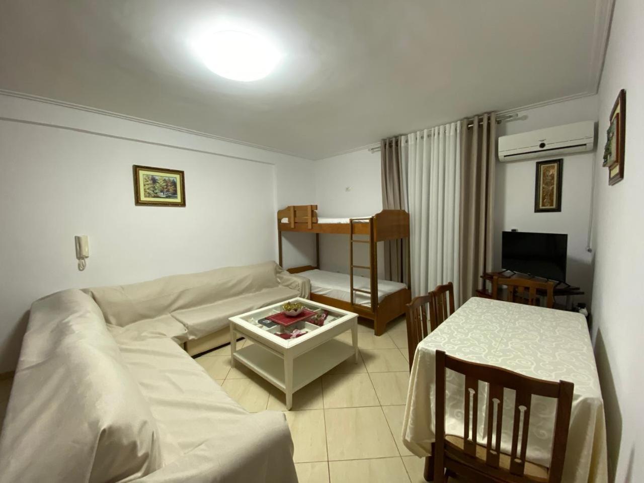 Olive Tree Apartment Sarandë Eksteriør billede