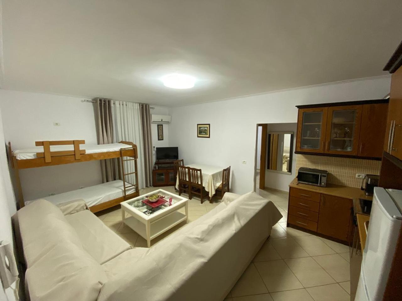 Olive Tree Apartment Sarandë Eksteriør billede