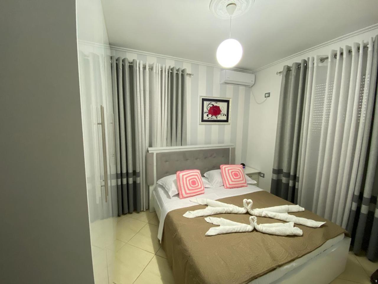 Olive Tree Apartment Sarandë Eksteriør billede