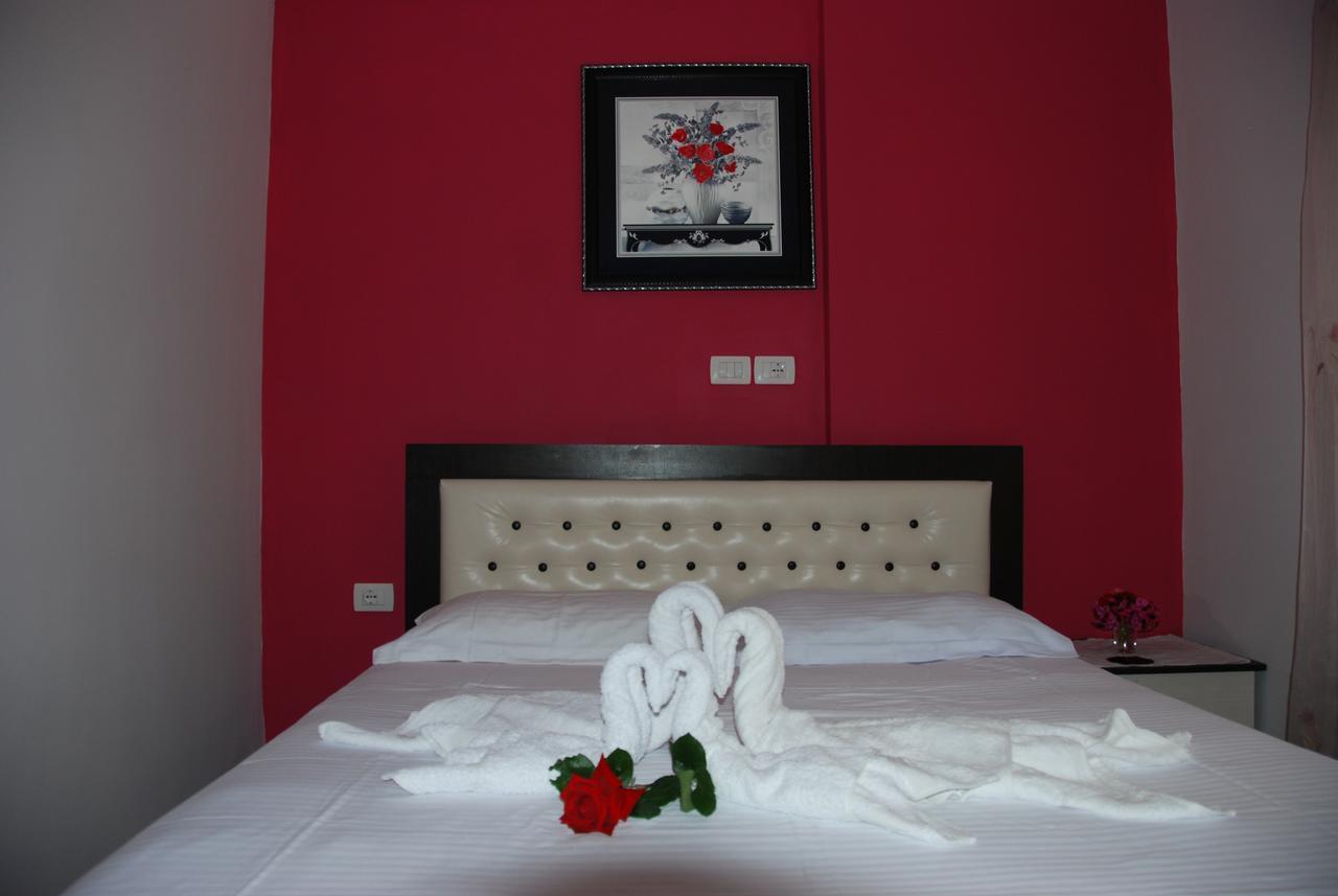 Olive Tree Apartment Sarandë Eksteriør billede